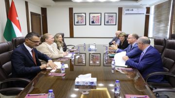 وزيرة التخطيط والتعاون الدولي تلتقي وفدا من أعضاء البرلمان البريطاني
