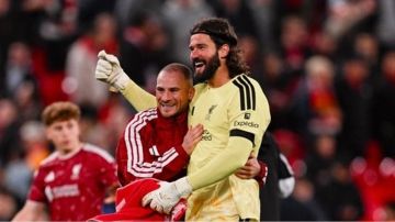 ليفربول يقلب تأخره أمام أتلتيكو مدريد إلى فوز مثير في دوري الأبطال