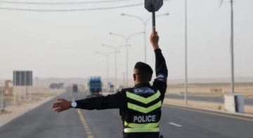 الدوريات الخارجية: غرامات وحجز رخص القيادة لمخالفات حمولة مركبات الشحن الدوريات الخارجية: غرامات وحجز رخص القيادة لمخالفات حمولة مركبات الشحن