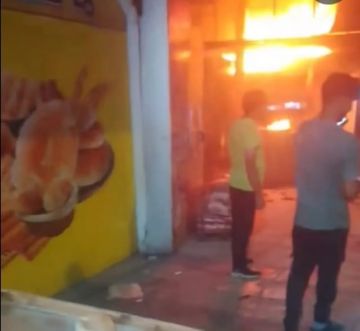 حريق داخل مطعم جنوبي إربد.. والدفاع المدني يتعامل مع الحادثة حريق داخل مطعم جنوبي إربد.. والدفاع المدني يتعامل مع الحادثة