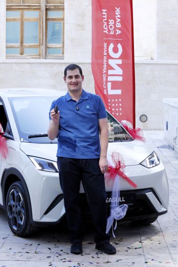 LINC من بنك القاهرة عمان يعلن الفائز بالجائزة الكبرى في حملة افتح حسابك من موبايلك LINC من بنك القاهرة عمان يعلن الفائز بالجائزة الكبرى في حملة افتح حسابك من موبايلك