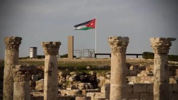 الأردن يدخل عصر السياحة الذكية.. منصة جديدة وربط جوي مباشر مع الصين الأردن يدخل عصر السياحة الذكية.. منصة جديدة وربط جوي مباشر مع الصين