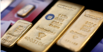 الذهب يرتفع مع انخفاض أسعار النفط وتراجع الدولار الذهب يرتفع مع انخفاض أسعار النفط وتراجع الدولار