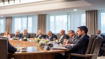 ولي العهد.. متابعة مستمرة للأولويات الوطنية رغم تحديات الإقليم ولي العهد.. متابعة مستمرة للأولويات الوطنية رغم تحديات الإقليم