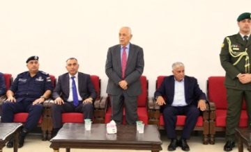 مندوبا عن الملك وولي العهد... العيسوي يعزي عشيرتي الخوالدة والمرازيق مندوبا عن الملك وولي العهد... العيسوي يعزي عشيرتي الخوالدة والمرازيق