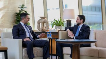 ولي العهد يبحث فرص تطوير الذكاء الاصطناعي في الأردن ولي العهد يبحث فرص تطوير الذكاء الاصطناعي في الأردن