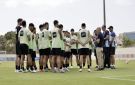 الأمير علي يطلع على تحضيرات النشامى استعدادا لمواجهة فينزويلا وديا