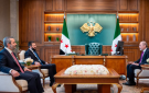 الصفدي ينقل تحيات الملك إلى الرئيس السوري