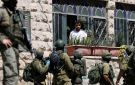 بينهم صحافيان وقاصران .. جيش الاحتلال يعتقل 33 فلسطينيا في الضفة