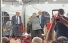 سمو الأمير فيصل ورئيس الديوان ورئيس هيئة الأركان في منزل الفريق الحنيطي- فيديو