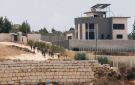 حصار 39 يوما .. حاويات نفايات لإيصال احتياجات 3 أسر فلسطينية بـ قصرة - jo