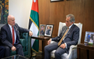 رئيس الوزراء يتسلم التقرير السنوي لهيئة النزاهة ومكافحة الفساد