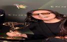 الأردنية نداء صويص تفوز بجائزة إيمي لعام 2026 عن فئة الكتابة