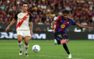 برشلونة يحول تخلفه إلى فوز كبير بثنائية لكل من جمال ورافينيا