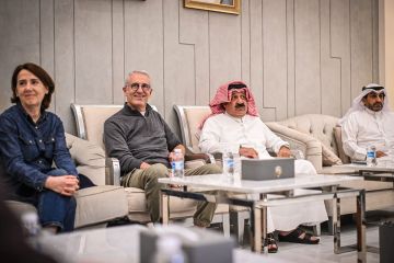 اليوسف استقبل المدير التنفيذي لرابطة دوري المحترفين الفرنسية اليوسف استقبل المدير التنفيذي لرابطة دوري المحترفين الفرنسية