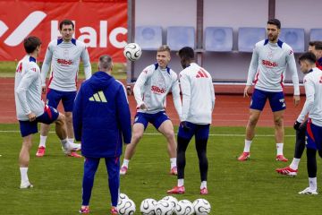  الماتادور يتدرب في غياب لامين