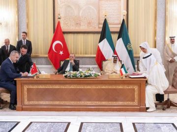 سمو الأمير والرئيس التركي يشهدان مراسم التوقيع على مذكرات التفاهم والاتفاقيات بين الكويت وتركيا سمو الأمير والرئيس التركي يشهدان مراسم التوقيع على مذكرات التفاهم والاتفاقيات بين الكويت وتركيا