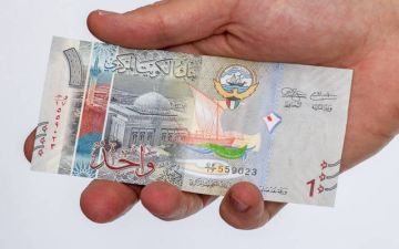 الدينار الكويتي يتباين أمام سلة عملات عربية وأجنبية الدينار الكويتي يتباين أمام سلة عملات عربية وأجنبية