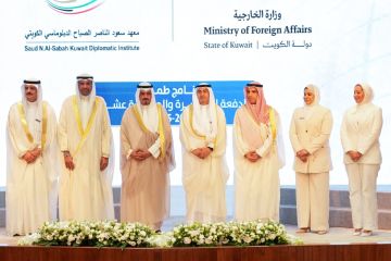 رئيس الوزراء يرعى ويحضر حفل تخرج برنامج طموح للملتحقين الجدد بالخارجية رئيس الوزراء يرعى ويحضر حفل تخرج برنامج طموح للملتحقين الجدد بالخارجية