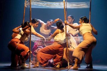  رقصة النسيج تفوز بجائزة بغداد للمسرح