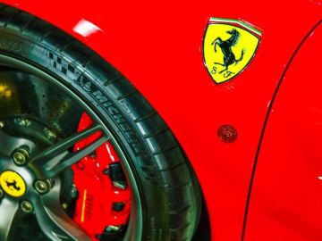 فيراري ستطلق أولى سياراتها الكهربائية.. وسعرها قد يتجاوز 500 ألف دولار