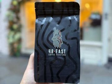 محمصة فورتي إيت إيست تطرح منتجات 48 East في المقهى