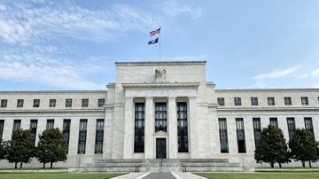 للمرة الثانية هذا العام.. الفدرالي الأميركي يخفض الفائدة 25 نقطة أساس إلى 3.75  للمرة الثانية هذا العام.. الفدرالي الأميركي يخفض الفائدة 25 نقطة أساس إلى 3.75