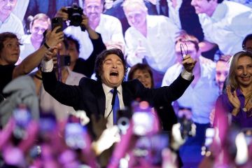 ميلي يحصد فوزا كبيرا في الانتخابات التشريعية ويتعهد بمزيد من الإصلاحات ميلي يحصد فوزا كبيرا في الانتخابات التشريعية ويتعهد بمزيد من الإصلاحات