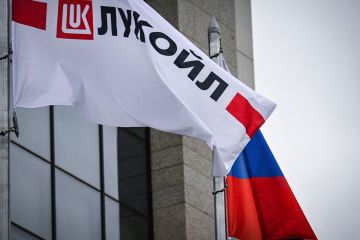 النفط يقفز بأكثر من 4 بسبب فرض عقوبات أميركية جديدة على روسيا النفط يقفز بأكثر من 4 بسبب فرض عقوبات أميركية جديدة على روسيا