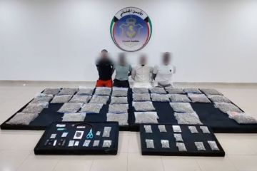 مكافحة المخدرات تضبط 4 بينهم عسكريان في وزارة الداخلية 