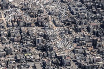 قوى وفصائل فلسطينية تتفق على تسليم إدارة غزة قوى وفصائل فلسطينية تتفق على تسليم إدارة غزة