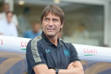 كونتي يأسف لخسارة نابولي