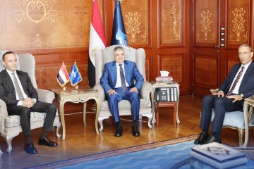 هيئة قناة السويس توقع اتفاقا بملياري دولار لإقامة مجمع للبتروكيماويات في العين السخنة