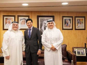 السفير البريطاني الجديد في ضيافة علي عبدالوهاب 