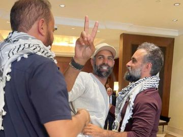 د. محمد جمال وعبدالله المطوع يستقبلان خالد العبدالجادر في الأردن