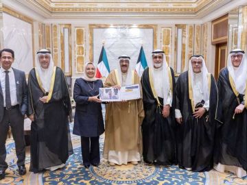 سمو الأمير يستقبل مجلس إدارة جامعة عبدالله السالم بمناسبة انتهاء مهام عملهم سمو الأمير يستقبل مجلس إدارة جامعة عبدالله السالم بمناسبة انتهاء مهام عملهم