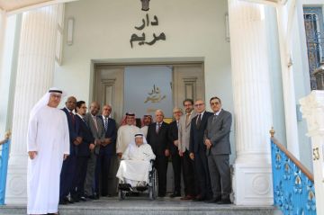 سفراء عرب يزورون دار مريم ويشيدون بإبداع الفنان سامي محمد سفراء عرب يزورون دار مريم ويشيدون بإبداع الفنان سامي محمد