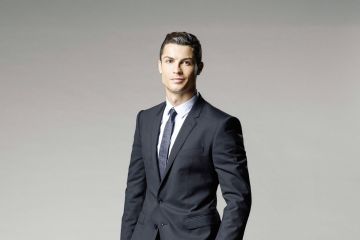 كريستيانو رونالدو.. أول لاعب ملياردير في كرة القدم كريستيانو رونالدو.. أول لاعب ملياردير في كرة القدم