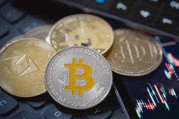 تباين أداء المشفرة مع تقييم السياسة النقدية الأميركية