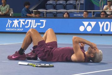 لاعبو التنس يتساقطون في الصين!