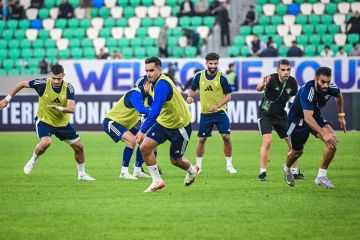 الأزرق يواصل تدريباته في الإمارات استعدادا للمنتخب المغربي