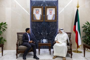 نائب وزير الخارجية بحث مع السفير البريطاني أوجه العلاقات الثنائية التاريخية