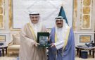رئيس ديوان المحاسبة يقدم التقرير السنوي إلى أمير الكويت - kw