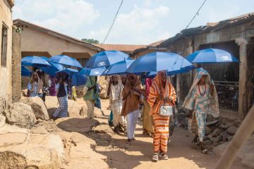 44 عروسا في شوارع شاو 44 عروسا في شوارع شاو