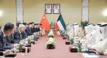 الكويت تستعرض العلاقات الثنائية وتعزيز التعاون مع الصين