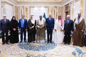 سمو الأمير يستقبل رئيس وأعضاء مجلس أمناء مركز أكسفورد للدراسات الإسلامية سمو الأمير يستقبل رئيس وأعضاء مجلس أمناء مركز أكسفورد للدراسات الإسلامية