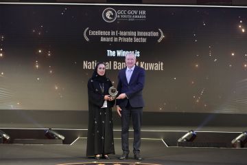 الوطني يرسي معايير جديدة للتميز بتطوير رأس المال البشري بجائزتين الوطني يرسي معايير جديدة للتميز بتطوير رأس المال البشري بجائزتين