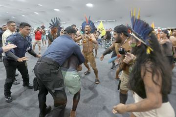 أصليو البرازيل للعالم: أرضنا ليست للبيع