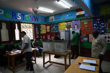 السيسي لـ الوطنية للانتخابات : إلغاء المرحلة الأولى من الانتخابات النيابية كليا أو جزئيا عند تعذر الوصول إلى إرادة الناخبين السيسي لـ الوطنية للانتخابات : إلغاء المرحلة الأولى من الانتخابات النيابية كليا أو جزئيا عند تعذر الوصول إلى إرادة الناخبين