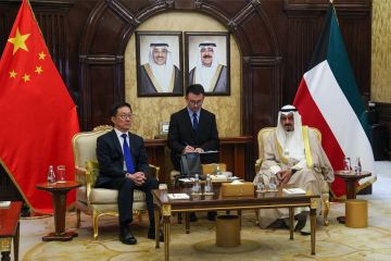 رئيس الوزراء يلتقي نائب رئيس الصين بمناسبة زيارته الرسمية إلى الكويت